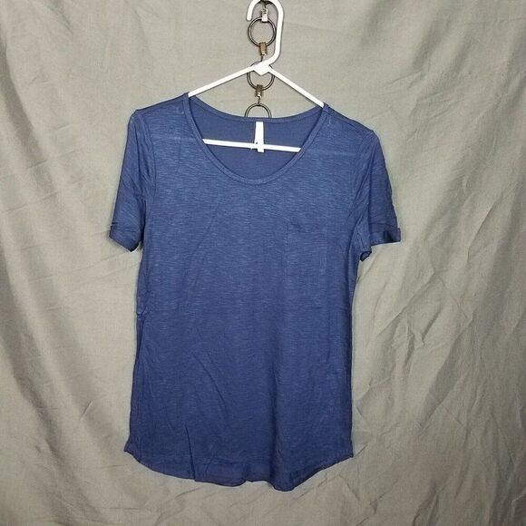 Color Story Medium Navy Single Pocket Tee High Low Cuffed Short Sleeve NWOT - Picture 12 of 12